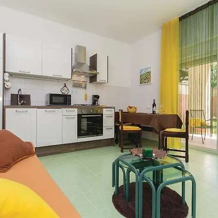 Snjezana Apartment *