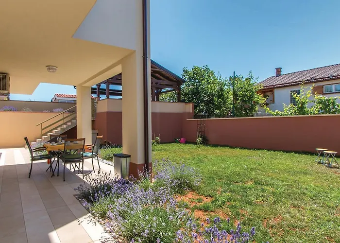 Snjezana Apartman Póla