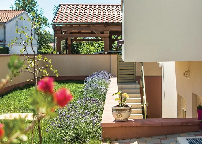 Snjezana Apartman Póla